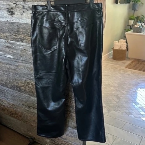FRAME LE JANE CROP FAUX LEATHER PANTS IN NOIR - Picture 3 of 13